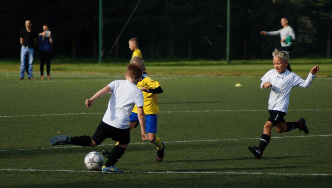 澳门新葡京在线网站练习足球感受挫折比获得